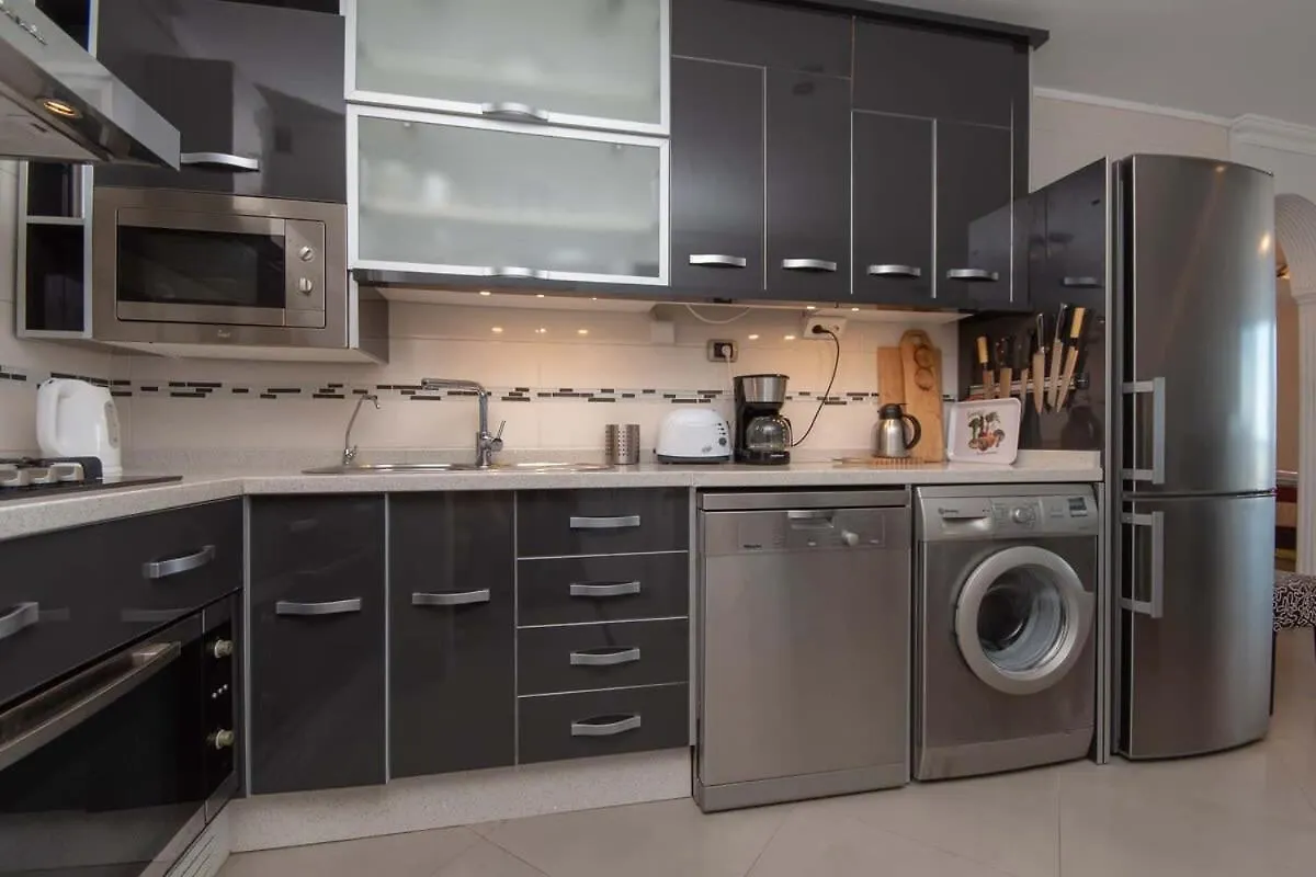 Achacay 1 - Two Bed Apartment Los Cristianos  0*, Los Cristianos (Tenerife) Spain